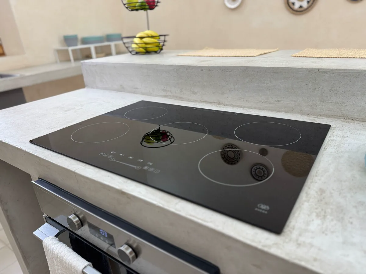 Casa Kaban · Centro Gastronómico y La Plancha 9