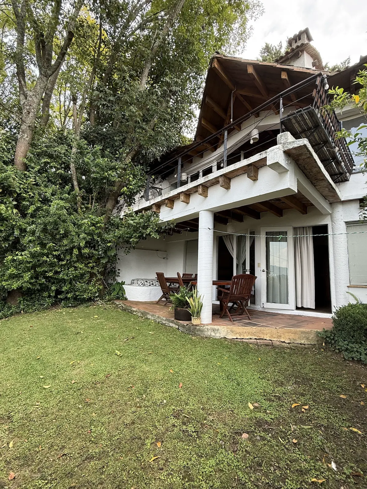 Vista al lago, terraza y chimenea · Casa vallesana