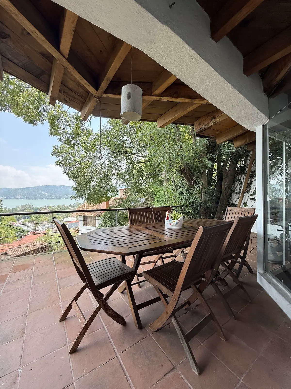 Vista al lago, terraza y chimenea · Casa vallesana 4