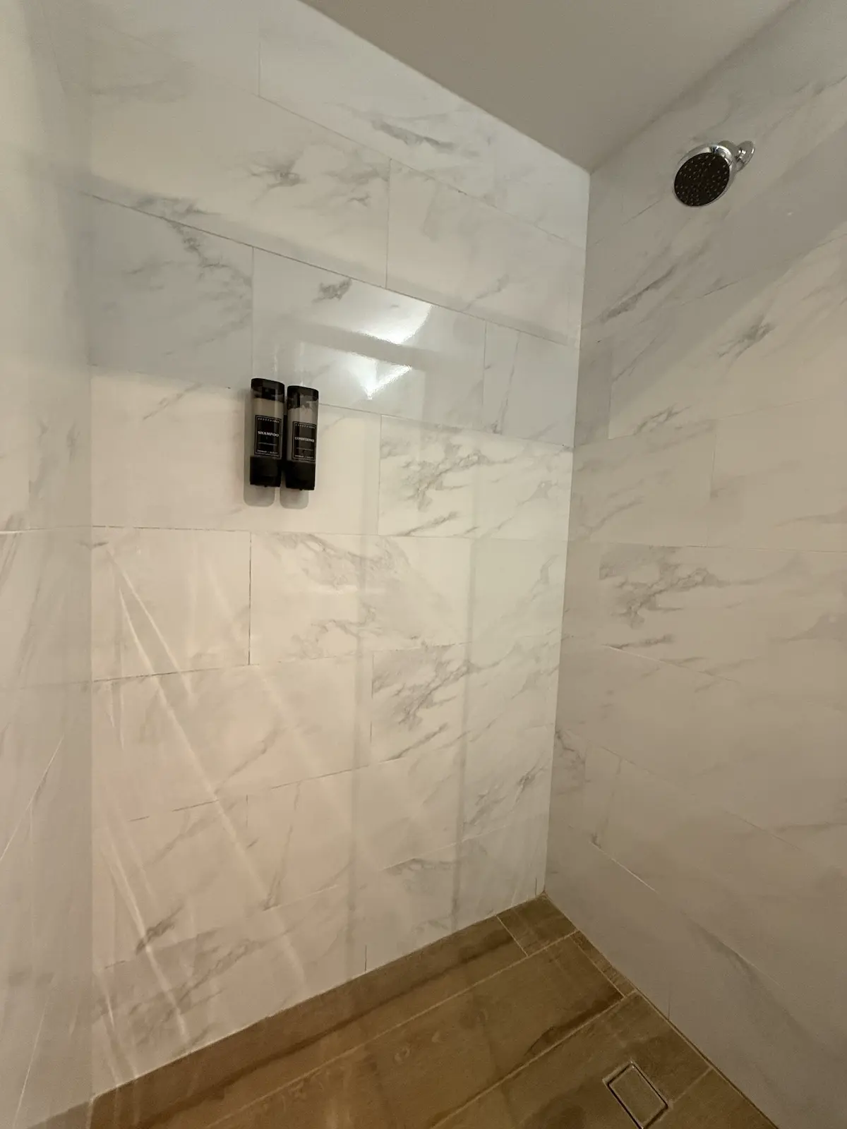 Loft Moderno en Reforma · Alberca, Gym y Jacuzzi 18