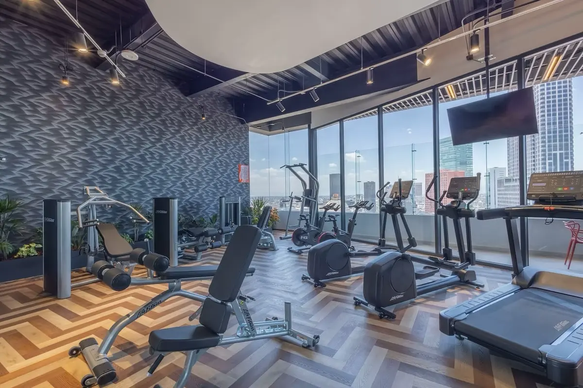 Loft Moderno en Reforma · Alberca, Gym y Jacuzzi 5