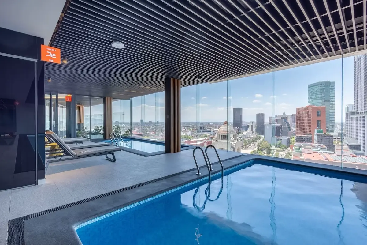 Loft Moderno en Reforma · Alberca, Gym y Jacuzzi 3