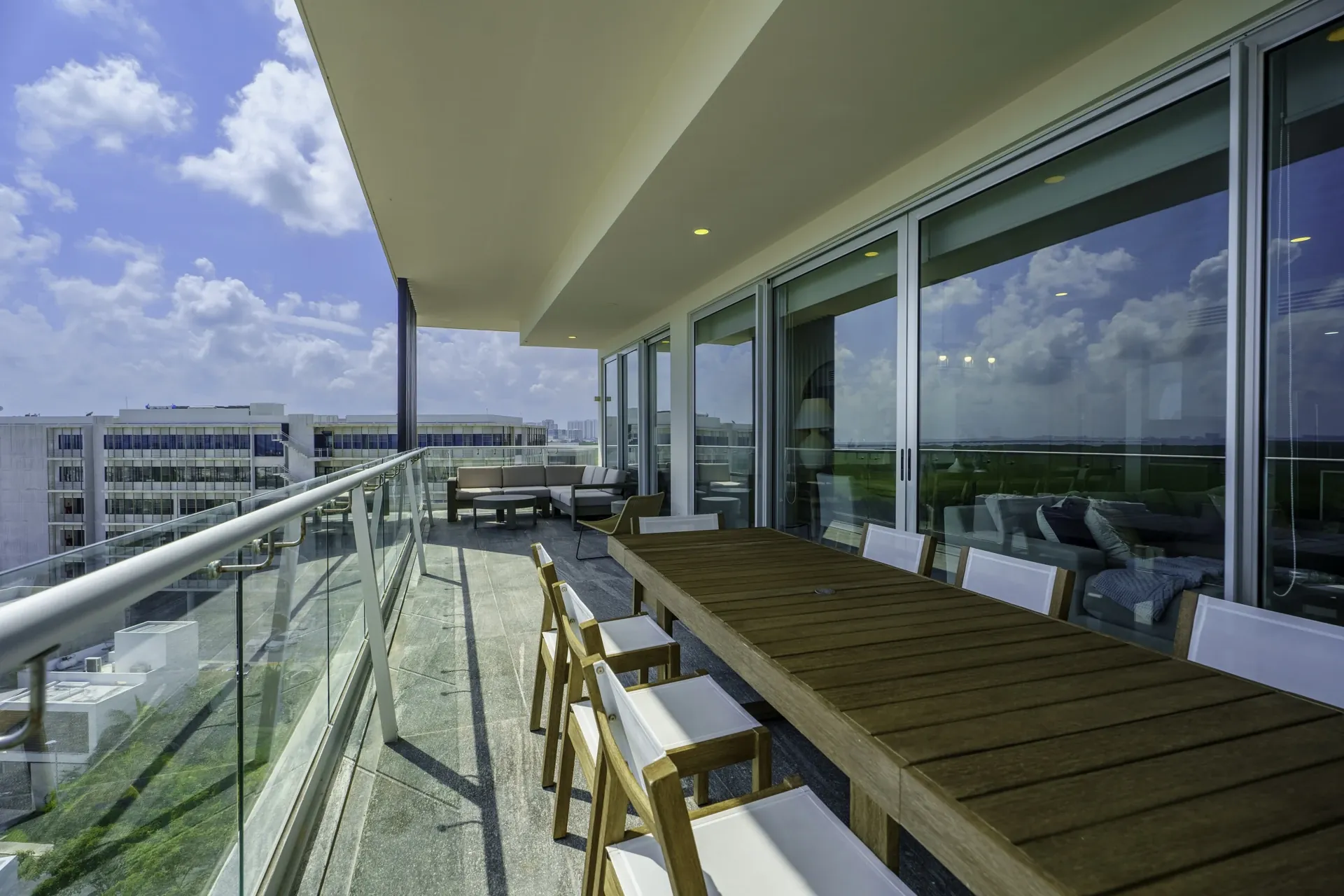 Penthouse de Lujo Frente al Mar Caribe — RIVA Puerto Cancún 12