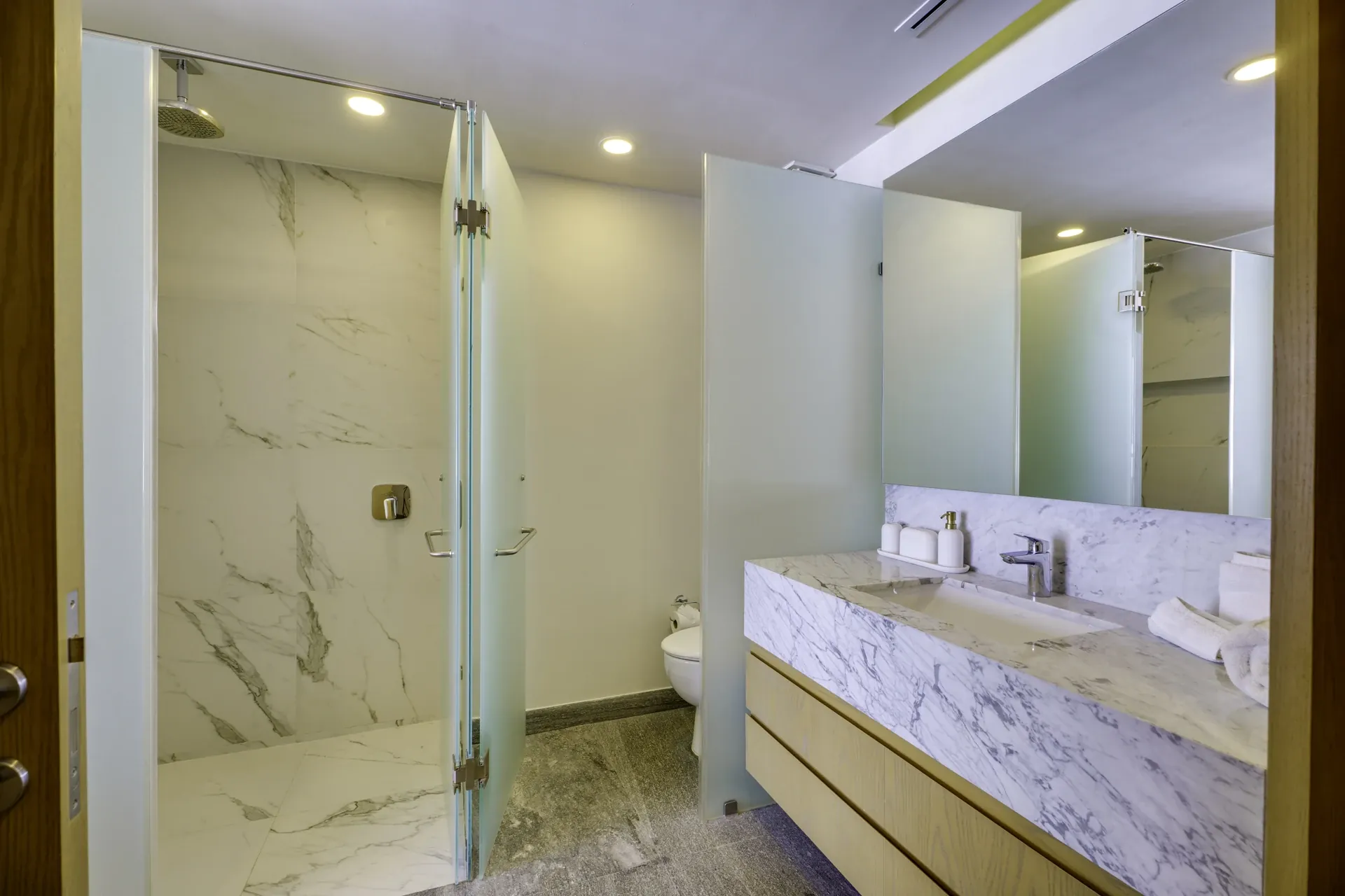 Penthouse de Lujo Frente al Mar Caribe — RIVA Puerto Cancún 21