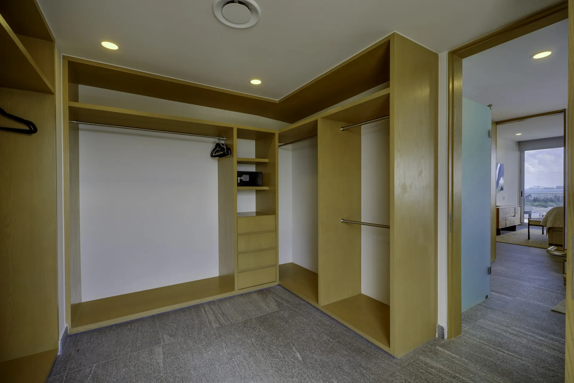 Penthouse de Lujo Frente al Mar Caribe — RIVA Puerto Cancún 36