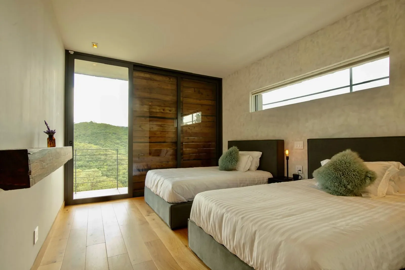 Exclusiva Casa en El Santuario, Vista al Lago 9